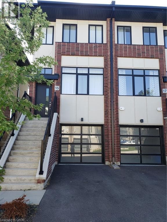 15 Mulhollard Lane, Ancaster — exterior