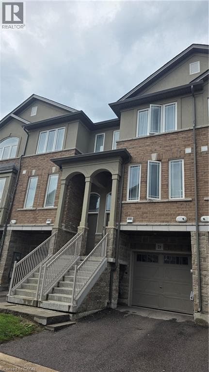 18 Aqua Lane, Stoney Creek — exterior